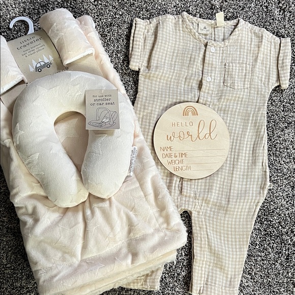 FINAL DAY BABY GAP Jumper Little Traveler Baby Blanket Gender Neutral Baby Gift - Picture 1 of 13